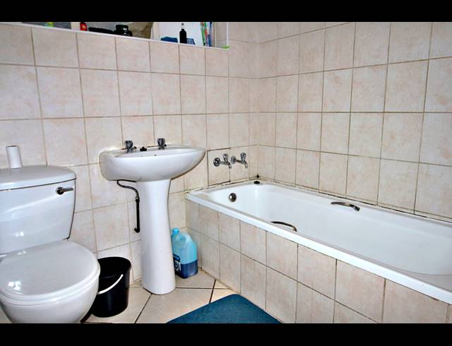 2 BEDROOM APARTMENT FOR SALE IN EDLEEN